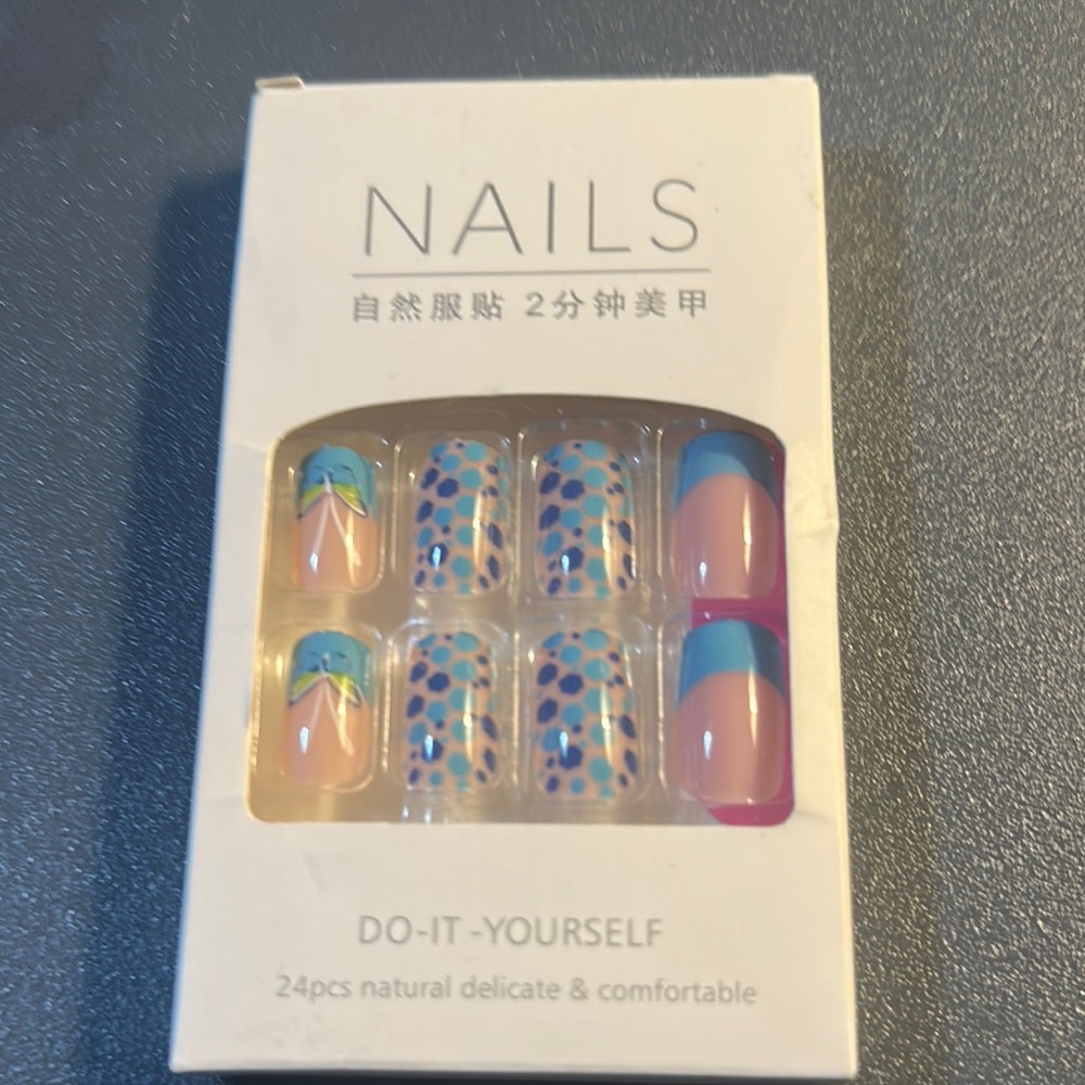 DIY Press-On Nails - Blue and Pink Design